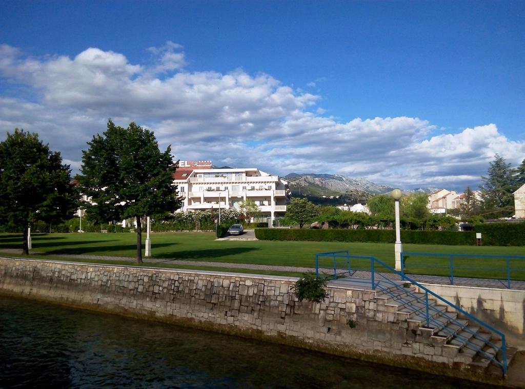 Apartments Jasminka Solin Exterior foto
